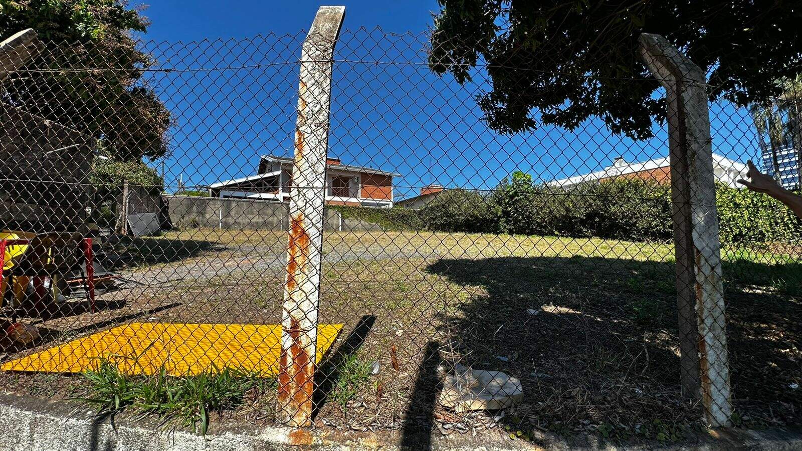 Terreno à venda no Anhangabaú: 