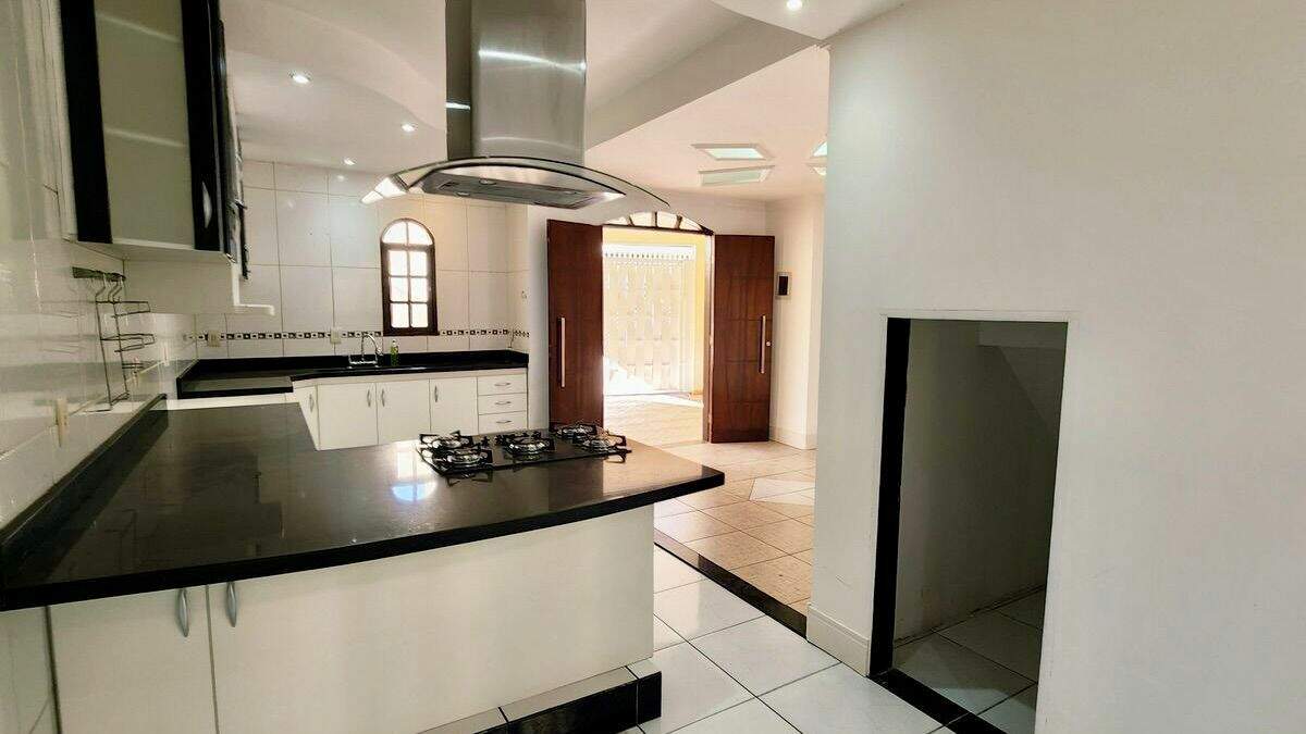 Casa à venda no Jardim das Tulipas: 