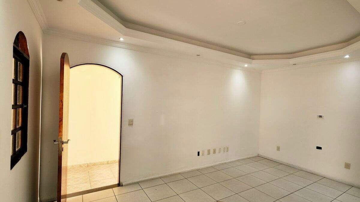 Casa à venda no Jardim das Tulipas: 