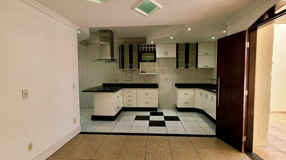 Casa à venda no Jardim das Tulipas: 