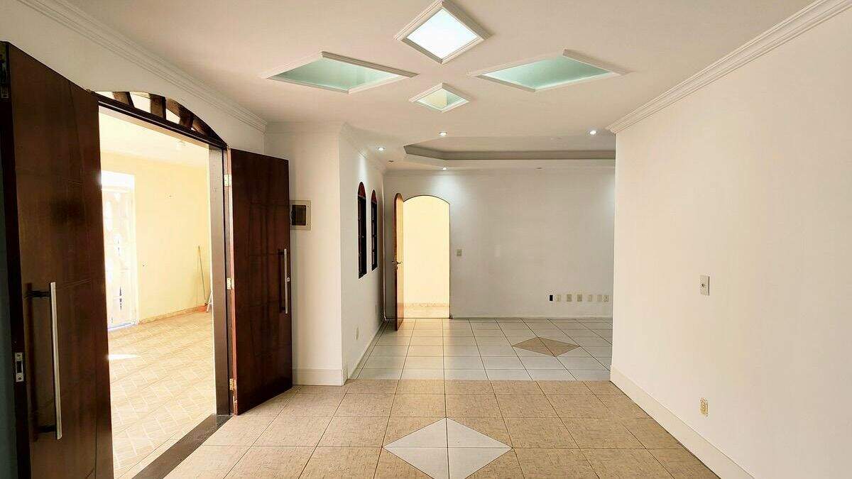 Casa à venda no Jardim das Tulipas: 