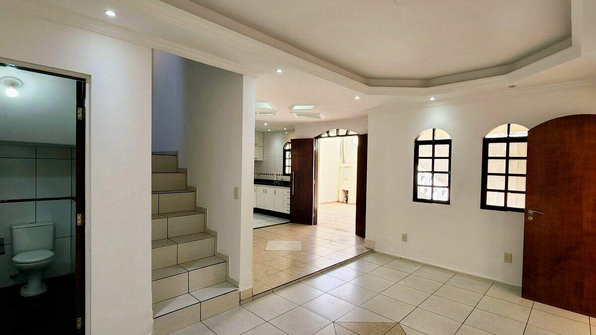 Casa à venda no Jardim das Tulipas: 