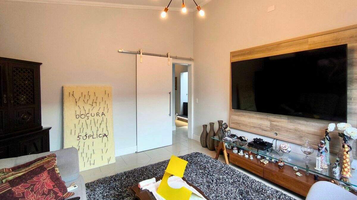 Casa à venda no Loteamento Reserva Ermida: 