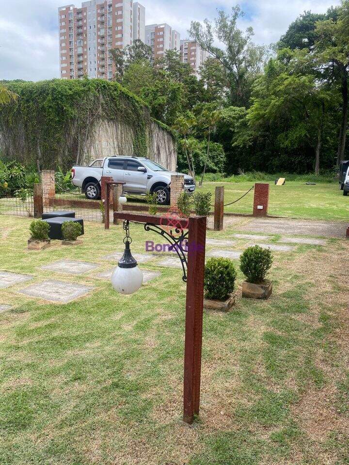 Salão para aluguel no Parque União: 