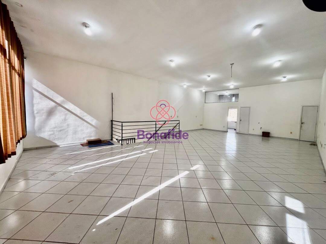 Salão para aluguel no Vila Vianelo: 