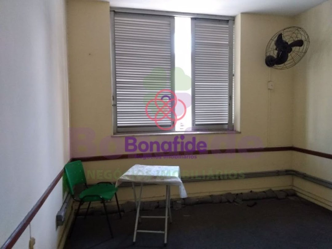Sala para aluguel no Centro: 