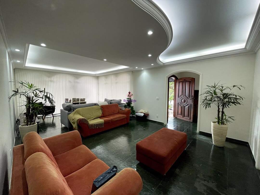 Casa para aluguel no Parque do Colégio: 