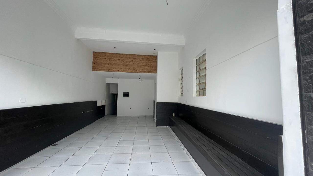 Salão para aluguel no Vila Vianelo: 