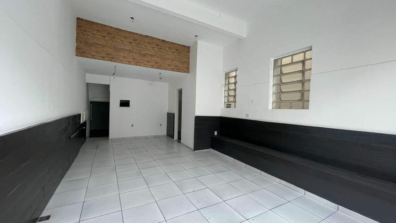 Salão para aluguel no Vila Vianelo: 