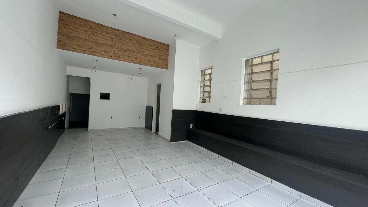 Salão para aluguel no Vila Vianelo: 