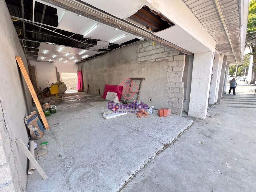 Salão para aluguel no Vila Tavares: 