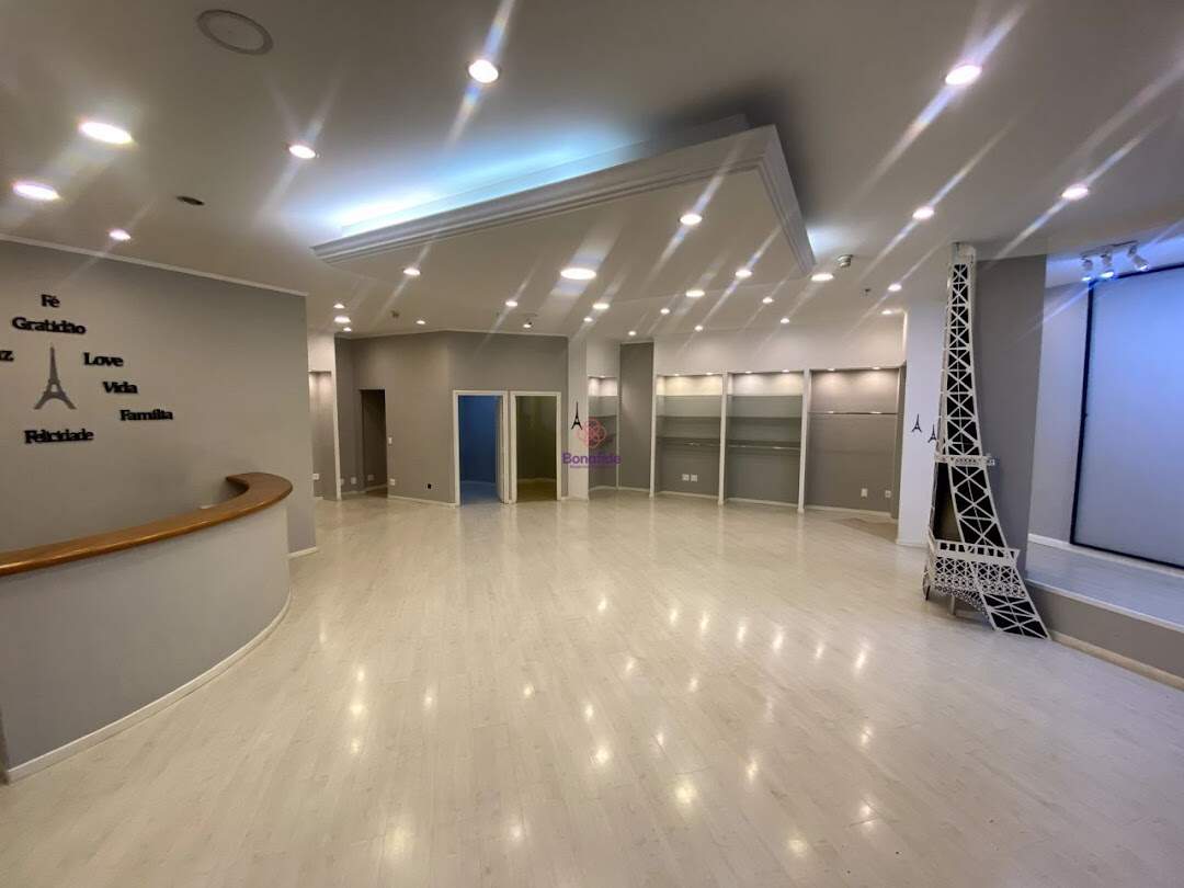 Sala para aluguel no Centro: 