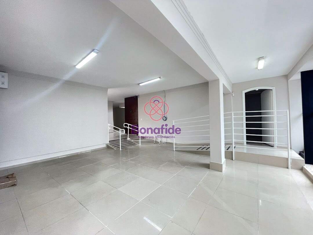 Prédio para aluguel no Centro: 