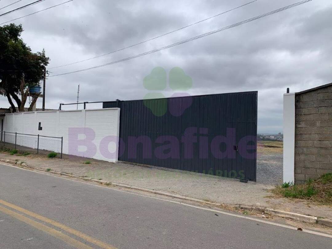 Área para aluguel no Jardim das Colinas: 