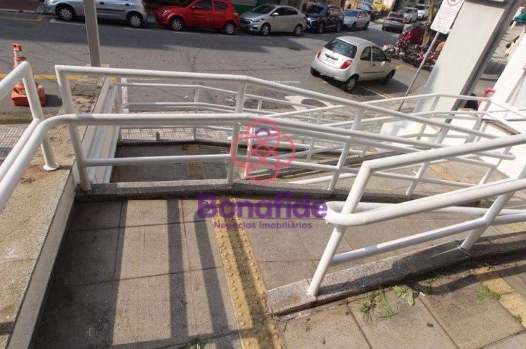 Prédio para aluguel no Centro: 