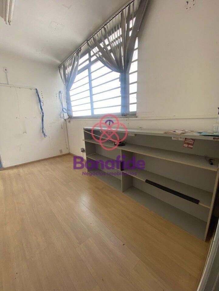Sala para aluguel no Centro: 