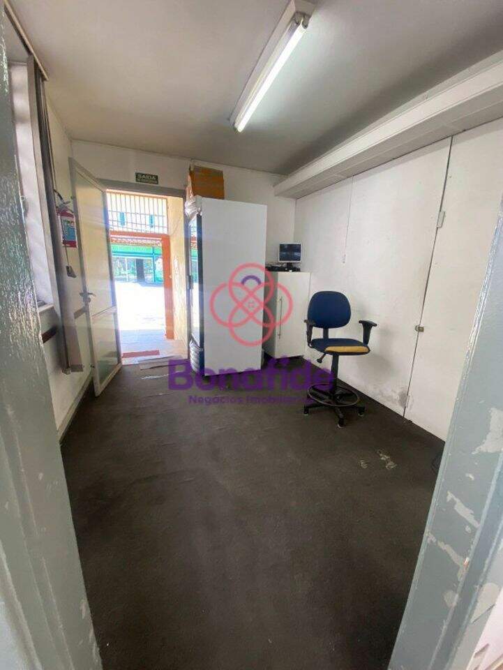 Sala para aluguel no Centro: 