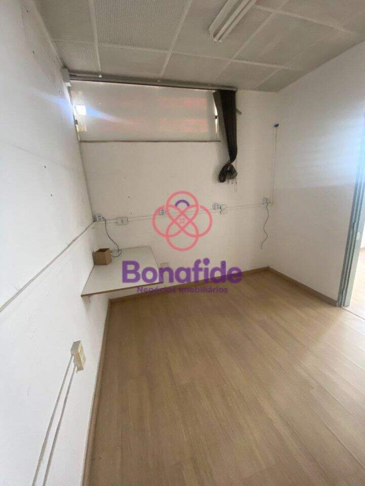 Sala para aluguel no Centro: 