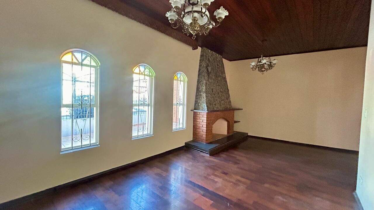 Casa para aluguel no Centro: 