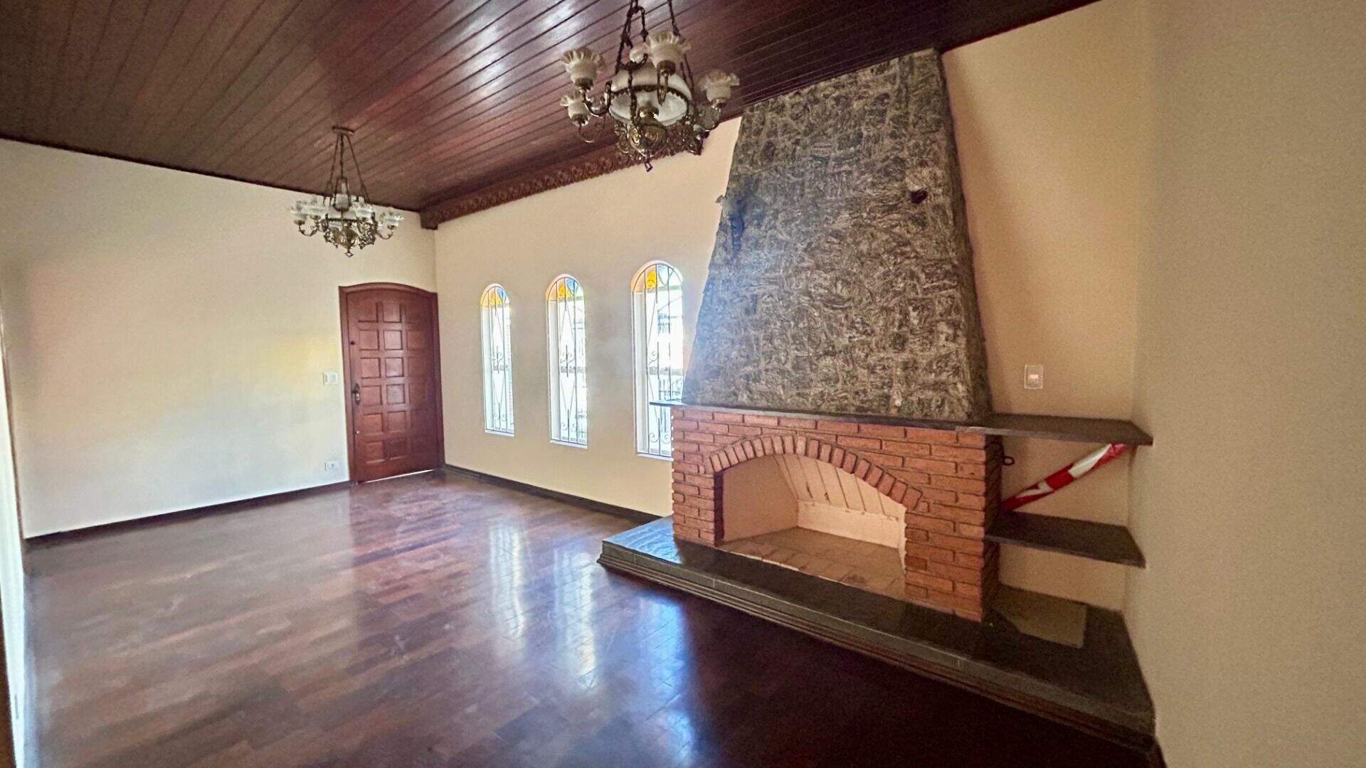 Casa para aluguel no Centro: 