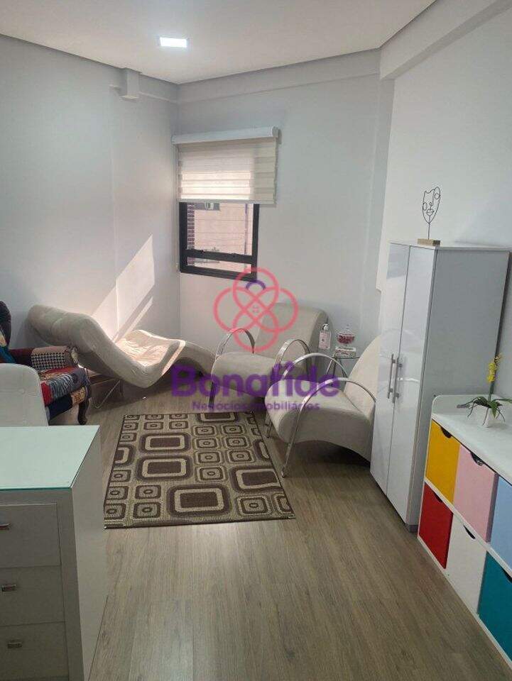 Sala à venda no Centro: 