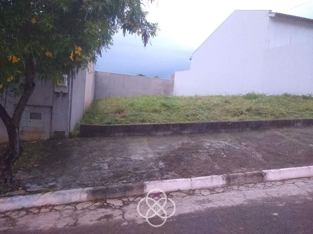 Terreno à venda no Residencial Girassol: 