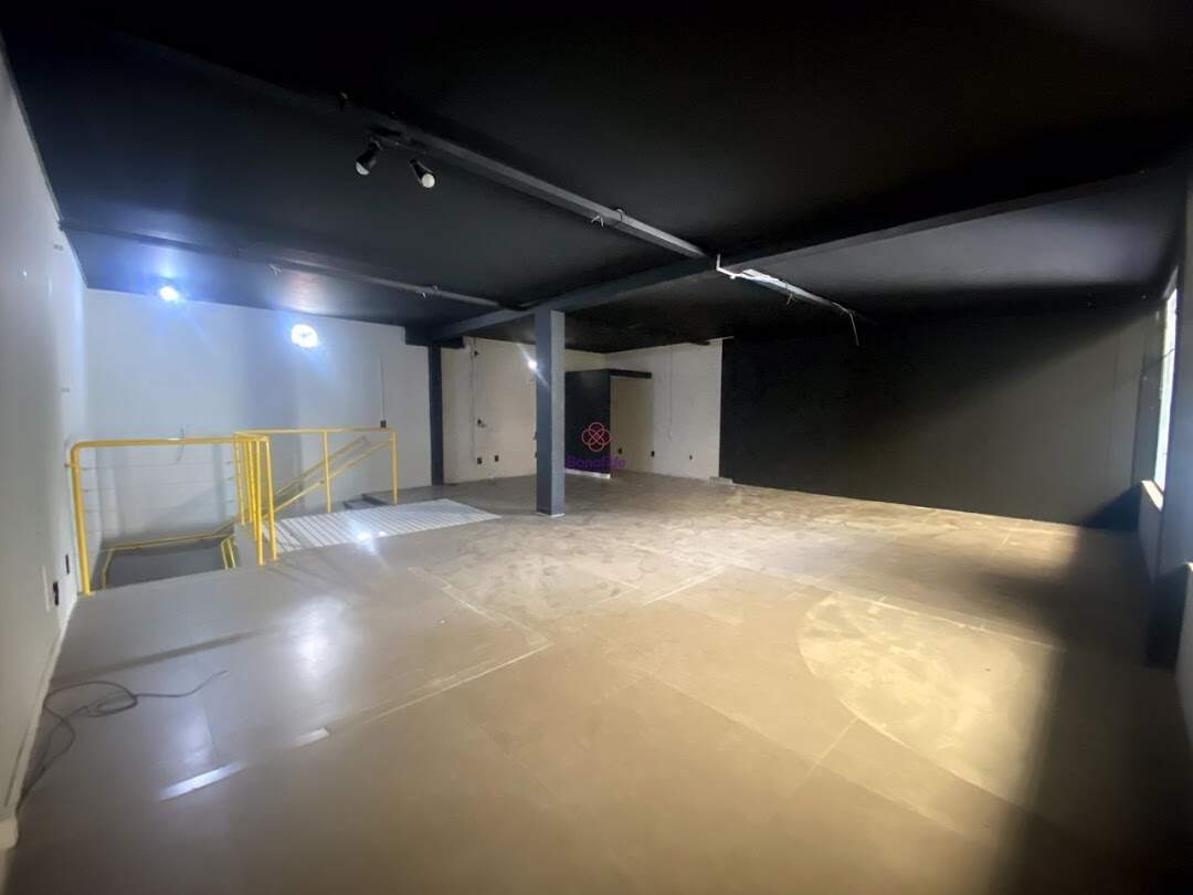 Ponto para aluguel no Centro: 