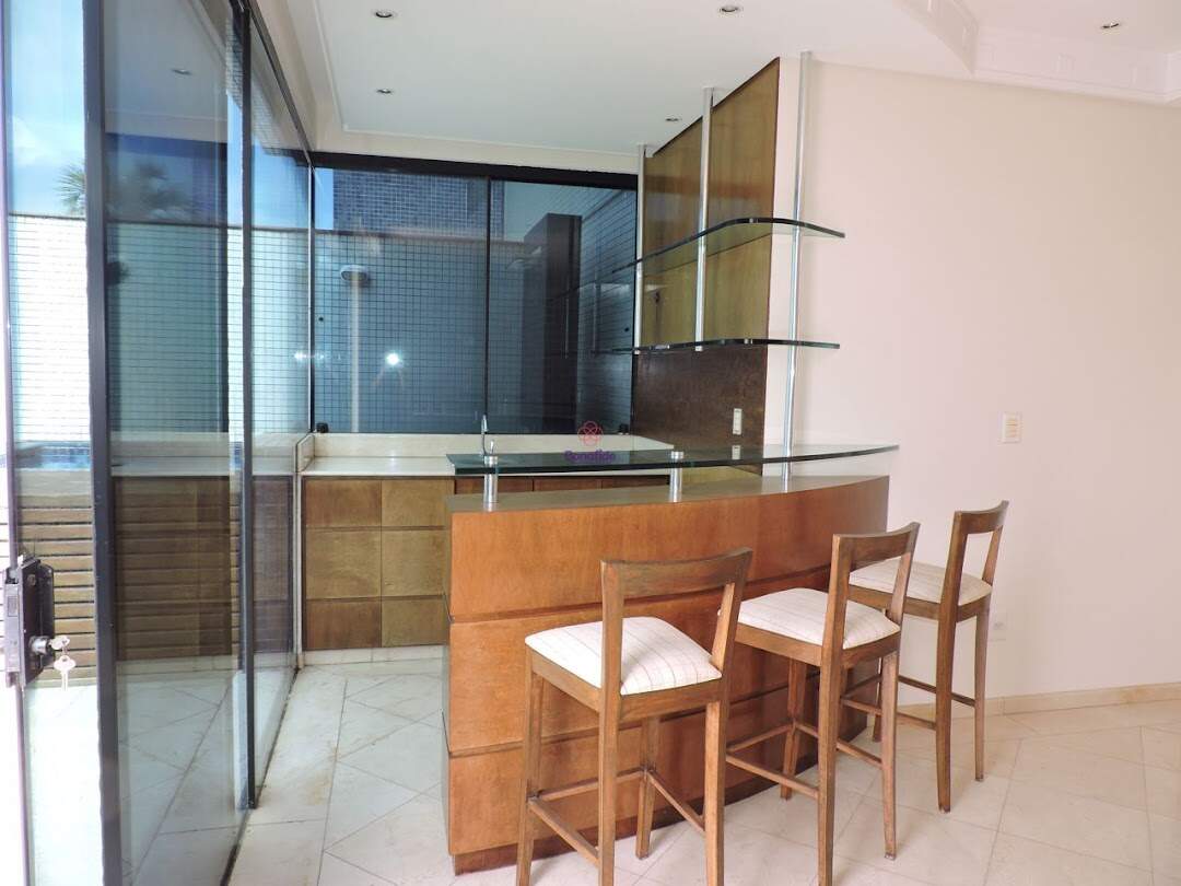 Apartamento para aluguel no Centro: 