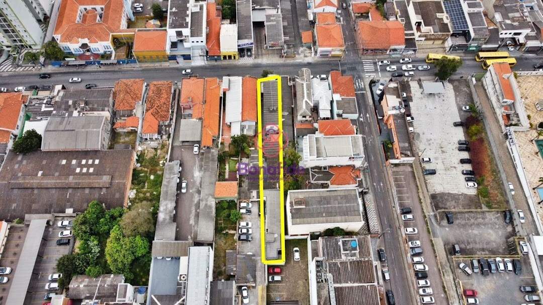 Área à venda no Centro: 