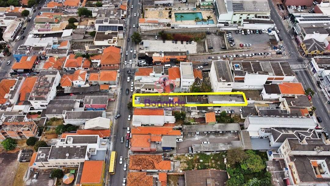 Área à venda no Centro: 