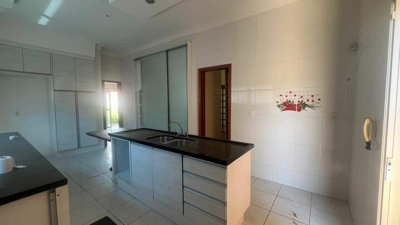 Sobrado para aluguel no Jardim Tereza Cristina: 