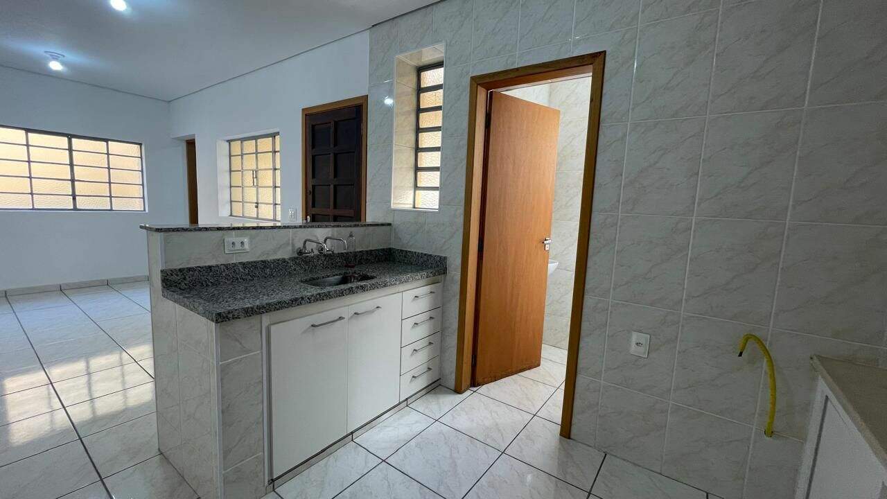 Casa para aluguel no Centro: 