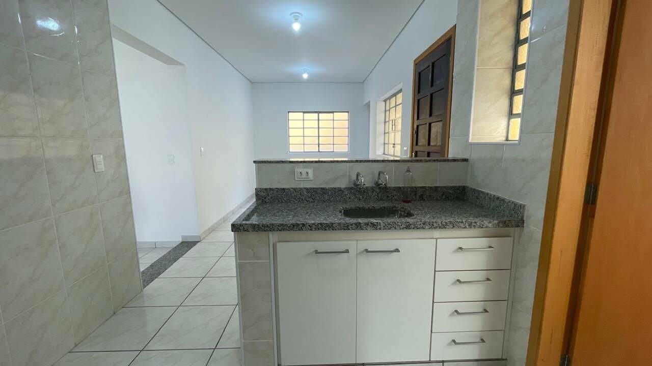 Casa para aluguel no Centro: 