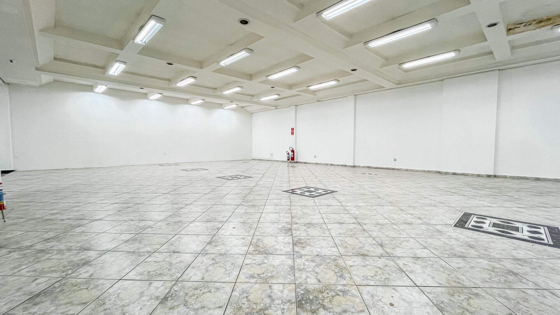 Salão para aluguel no Centro: 