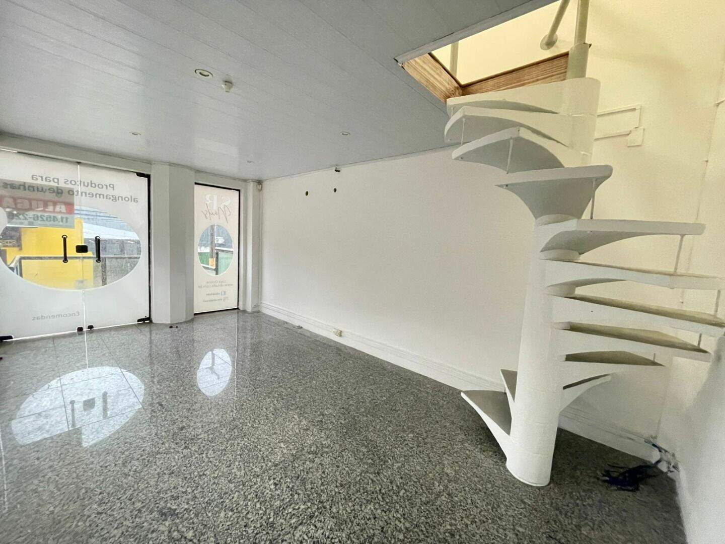 Sala para aluguel no Centro: 