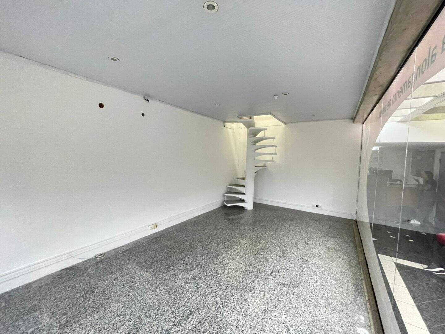 Sala para aluguel no Centro: 