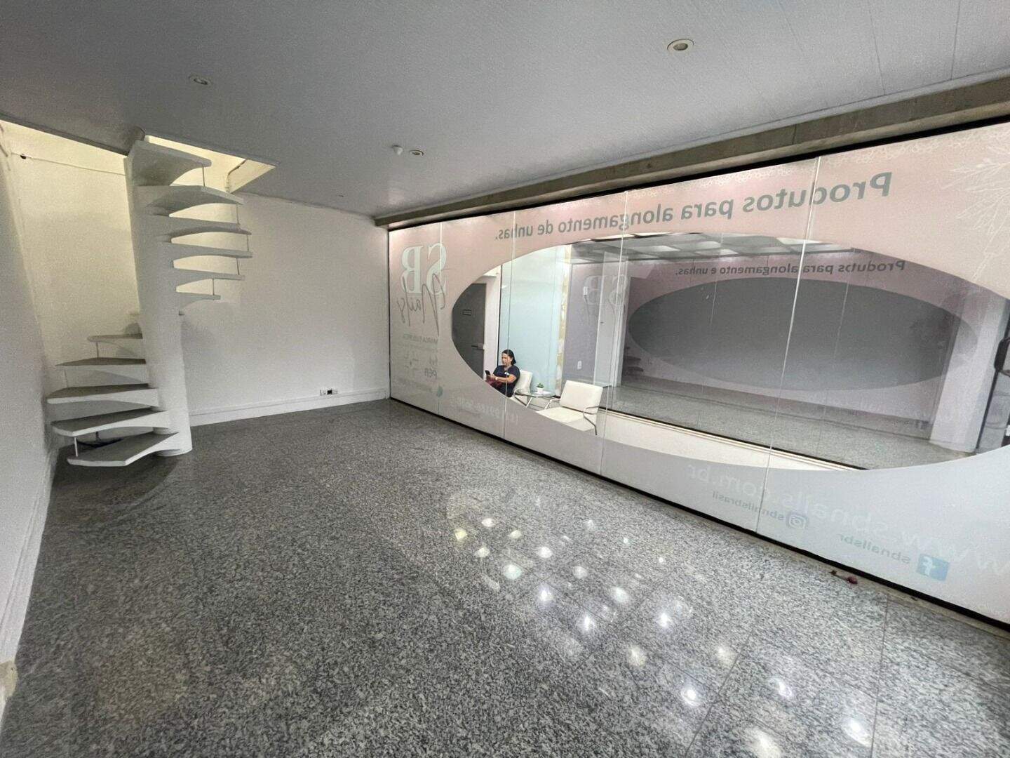 Sala para aluguel no Centro: 