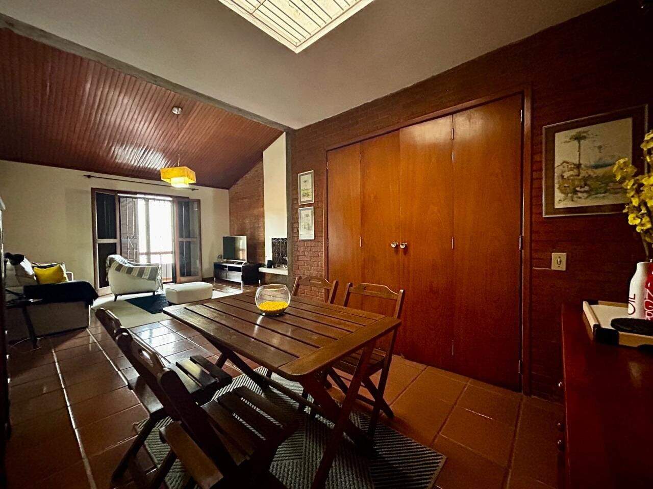 Casa para aluguel no Anhangabaú: 