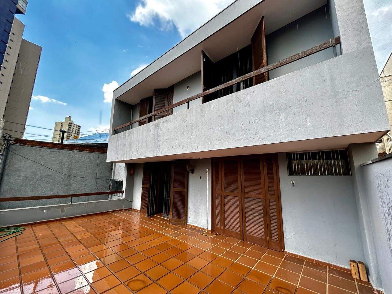 Casa para aluguel no Anhangabaú: 