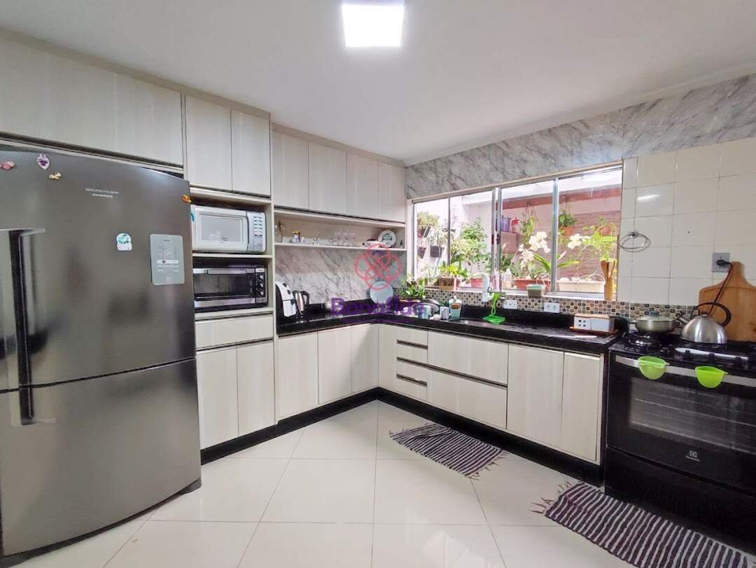 Casa à venda no Jardim América I: 