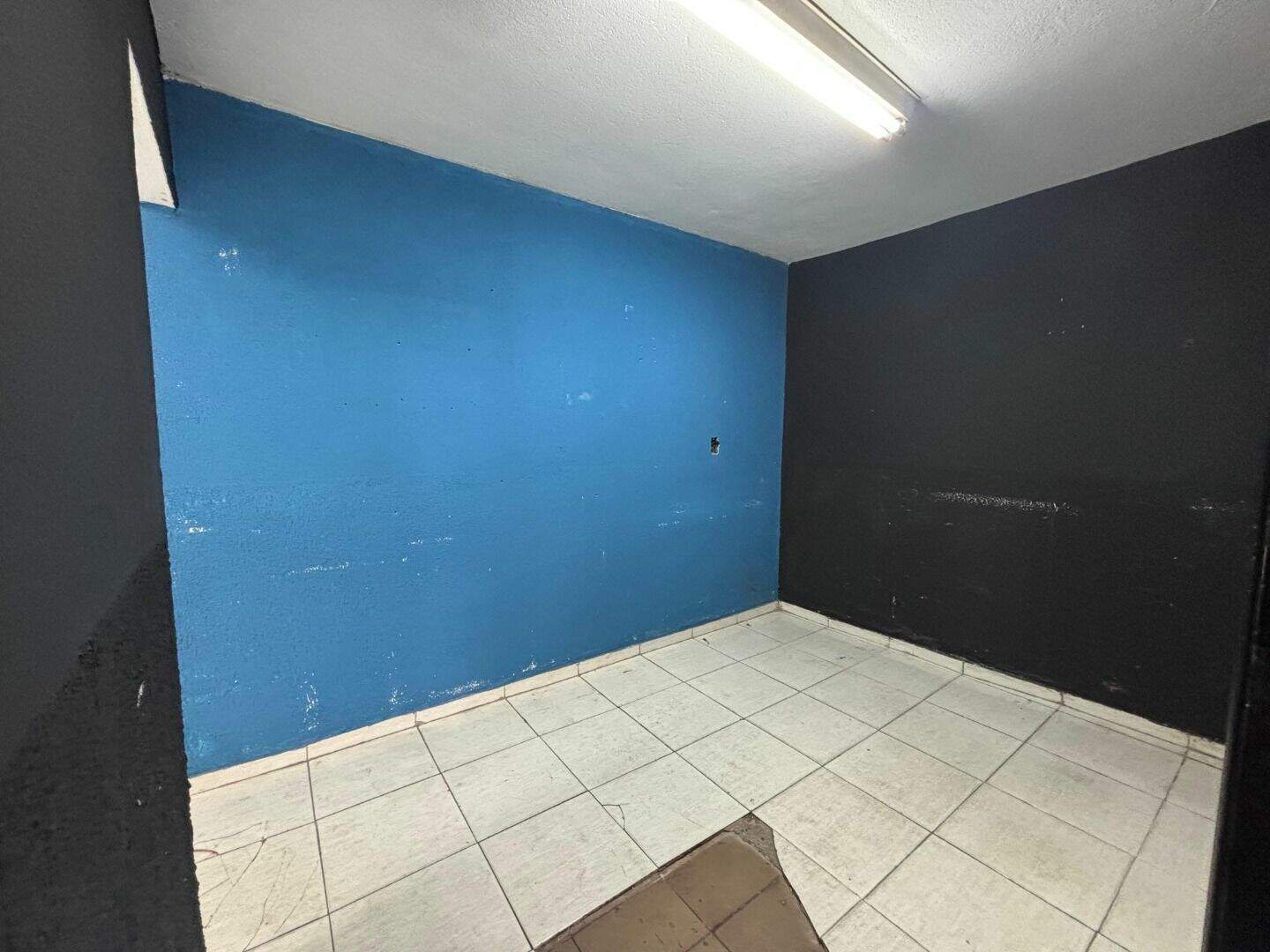 Salão para aluguel no Vianelo: 