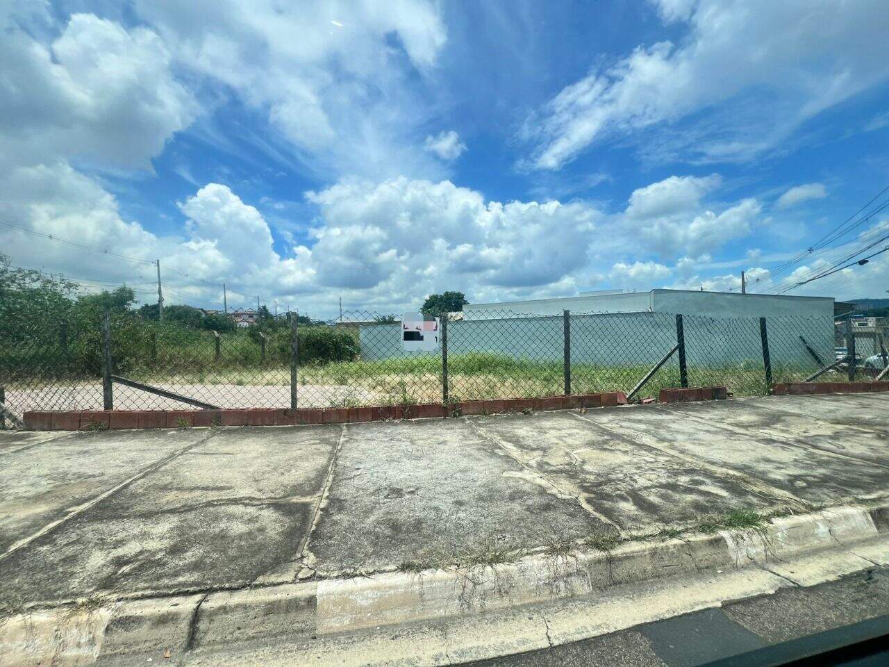 Terreno para aluguel no Terra Brasilis: 
