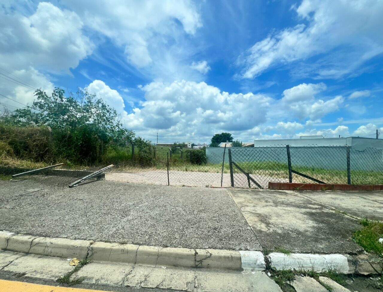 Terreno para aluguel no Terra Brasilis: 