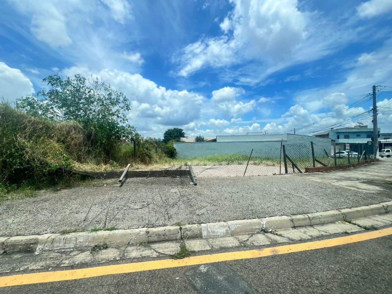 Terreno para aluguel no Terra Brasilis: 