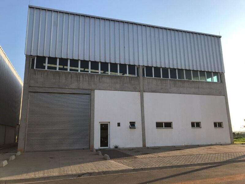 Galpão para aluguel no Juniai: 