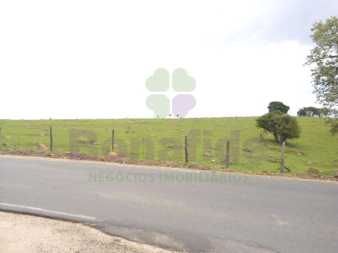 Área à venda no Dos Medeiros: 