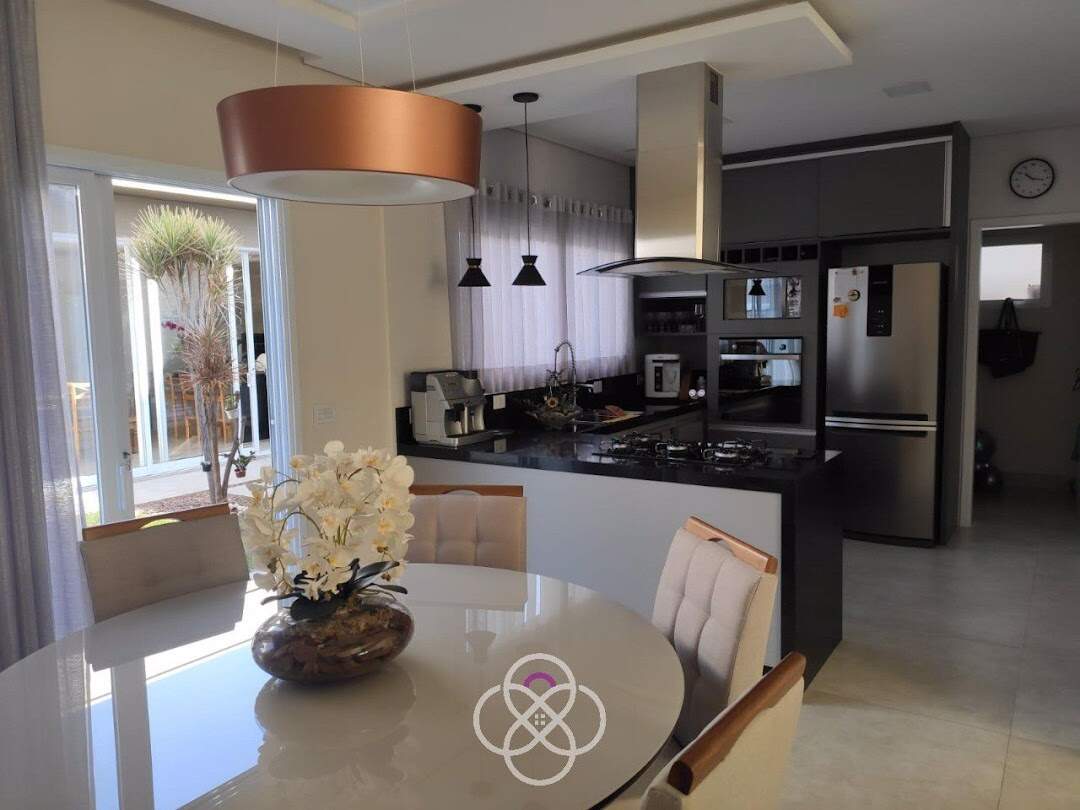 Casa à venda no Jardim Primavera: 