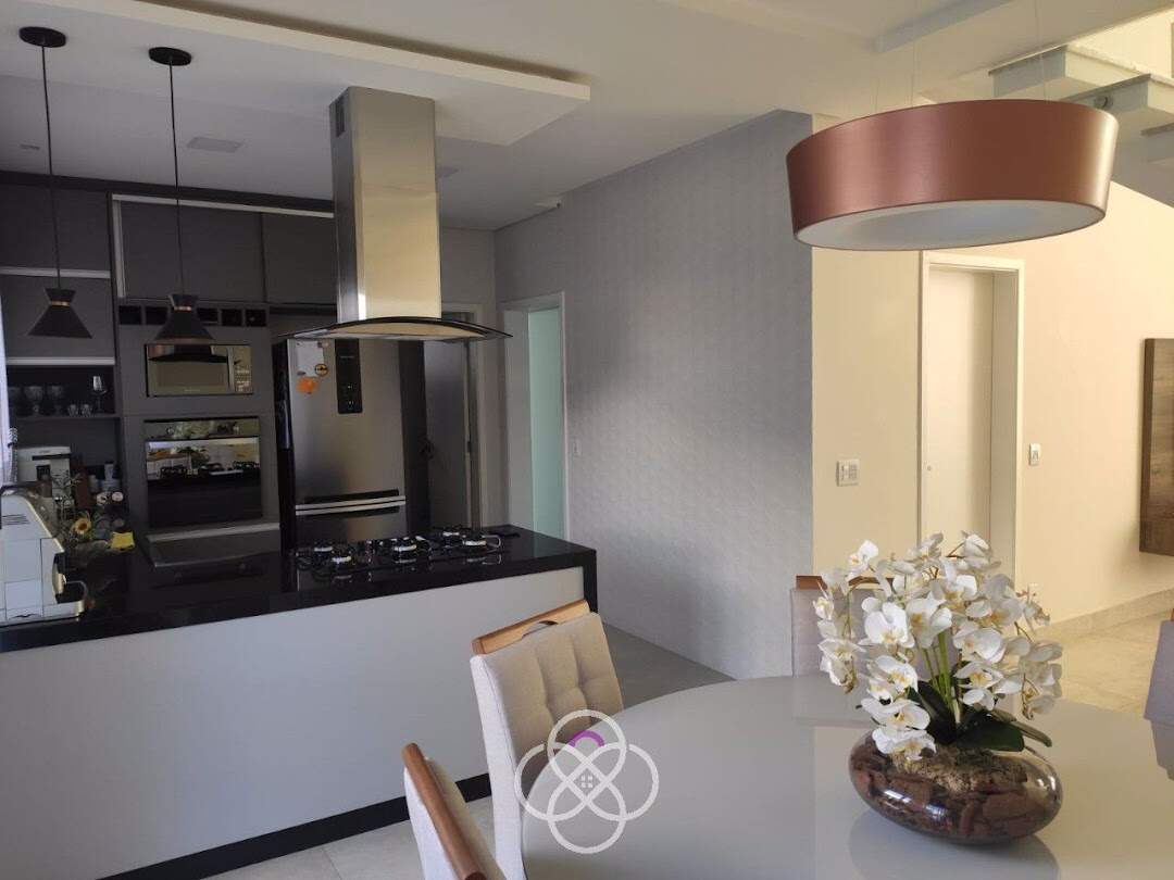 Casa à venda no Jardim Primavera: 