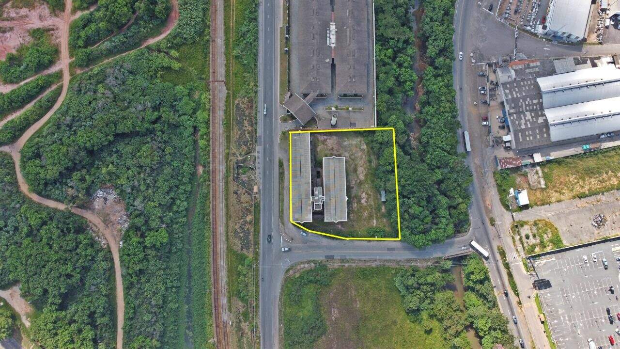 Prédio para aluguel no Chácaras Santa Martha: 