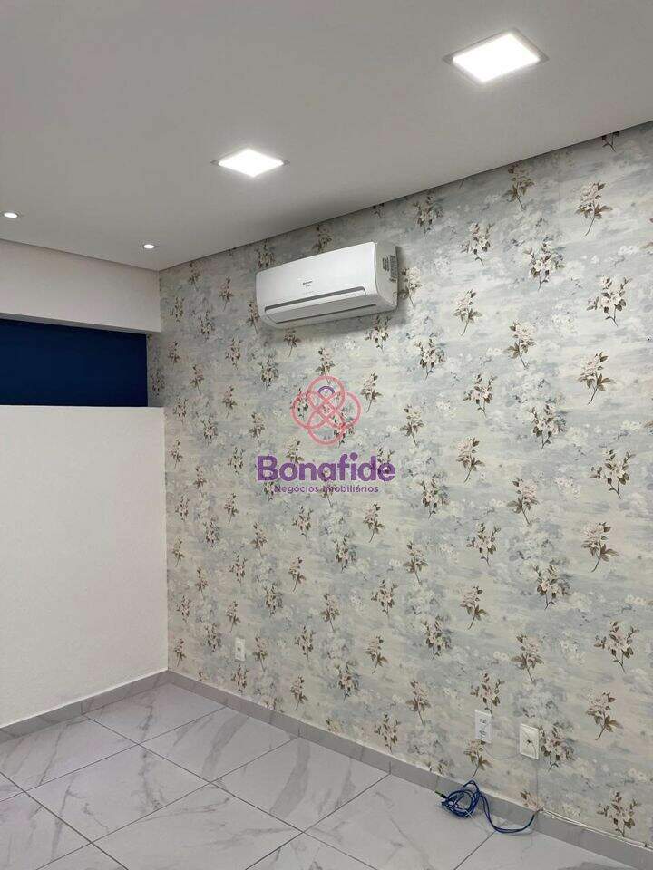 Sala à venda no Centro: 